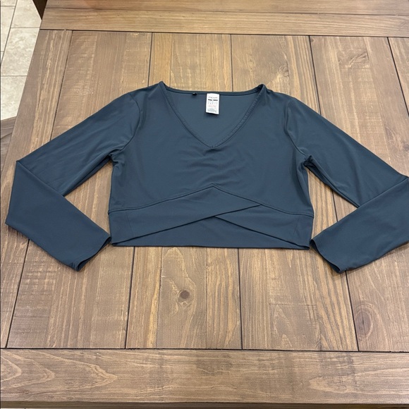 Gymshark Crossover Long Sleeve Crop Top - Picture 2 of 7